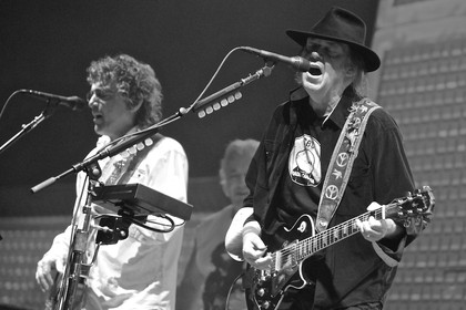 falsch abgebogen - Konzertbericht: Neil Young & Crazy Horse live in Stuttgart 