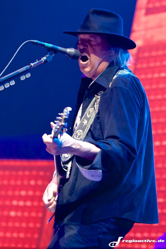 Neil Young (live in Hamburg, 2013)